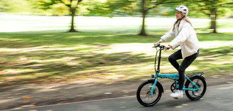 Our reviewer with the Estarli e20 electric bike