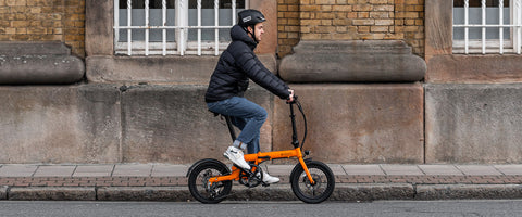 Our reviewer riding the Estarli e16.7 electric bike